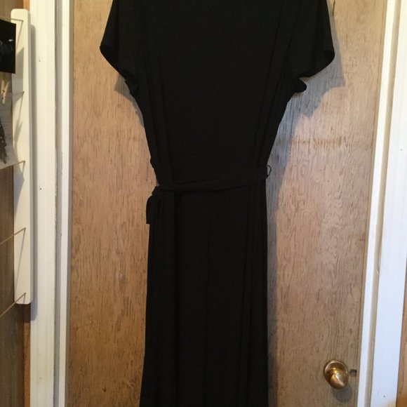 New Eliza J faux wrap plus size dress with tie belt - Picture 4 of 4